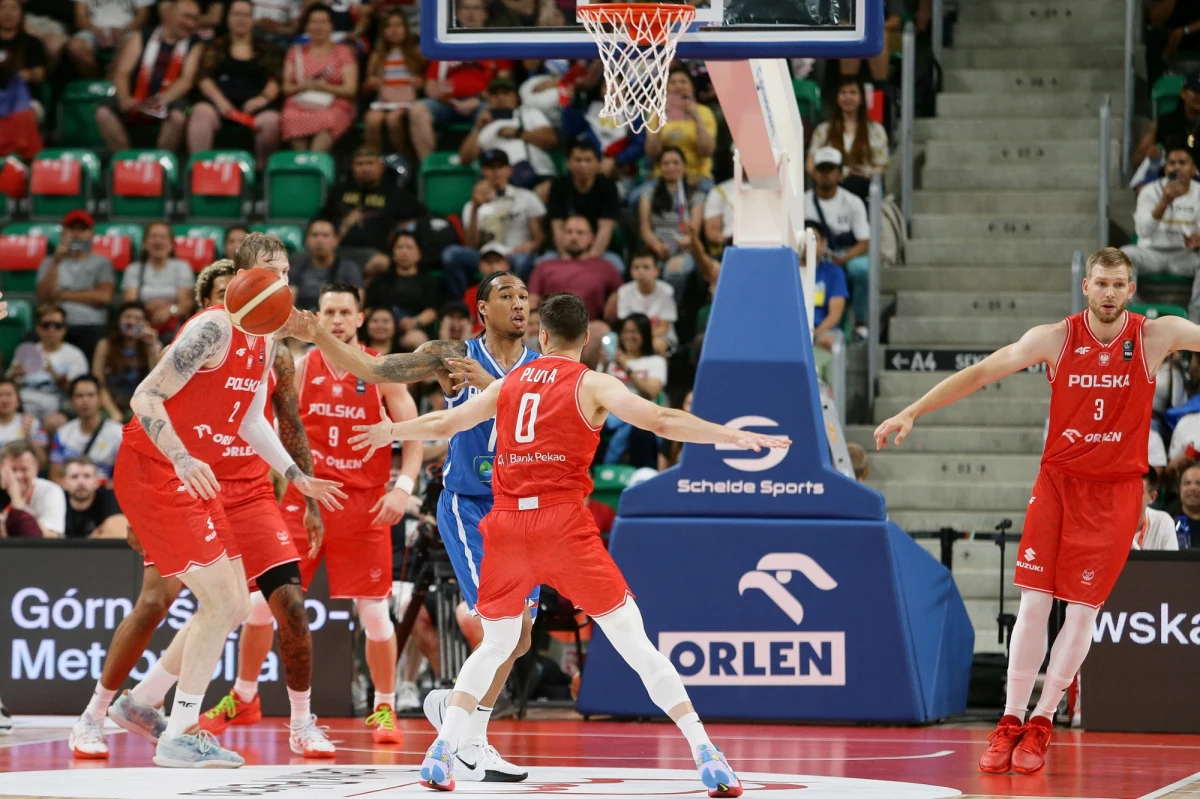 Reprezentacja Bahamów, z trzema zawodnikami ligi NBA w składzie, będzie w środę pierwszym rywalem reprezentacji Polski koszykarzy w grupie B turnieju kwalifikacyjnym w Walencji. Na inaugurację imprezy drużyna z Karaibów wygrała z Finlandią 96:85.
