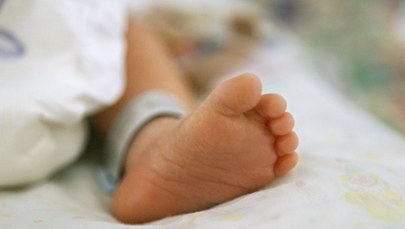 6-miesięczne dziecko z pękniętą czaszką trafiło do szpitala. Areszt dla ojca