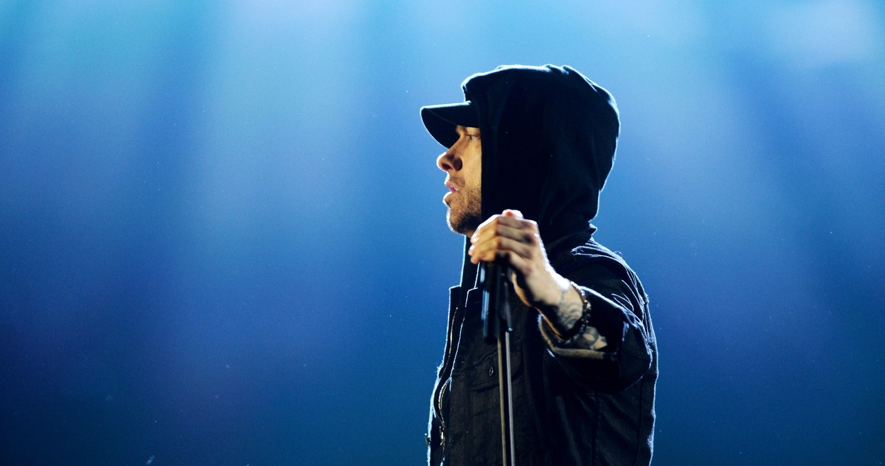 Eminem po rewelacyjnym przyjęciu singla "Houdini", który stał się międzynarodowym hitem, zaprezentował kolejny utwór - "Tobey". Nowa piosenka jest zapowiedzią nadchodzącego albumu "The Death of Slim Shady (Coup De Grâce)", który ma ukazać się już 12 lipca. 