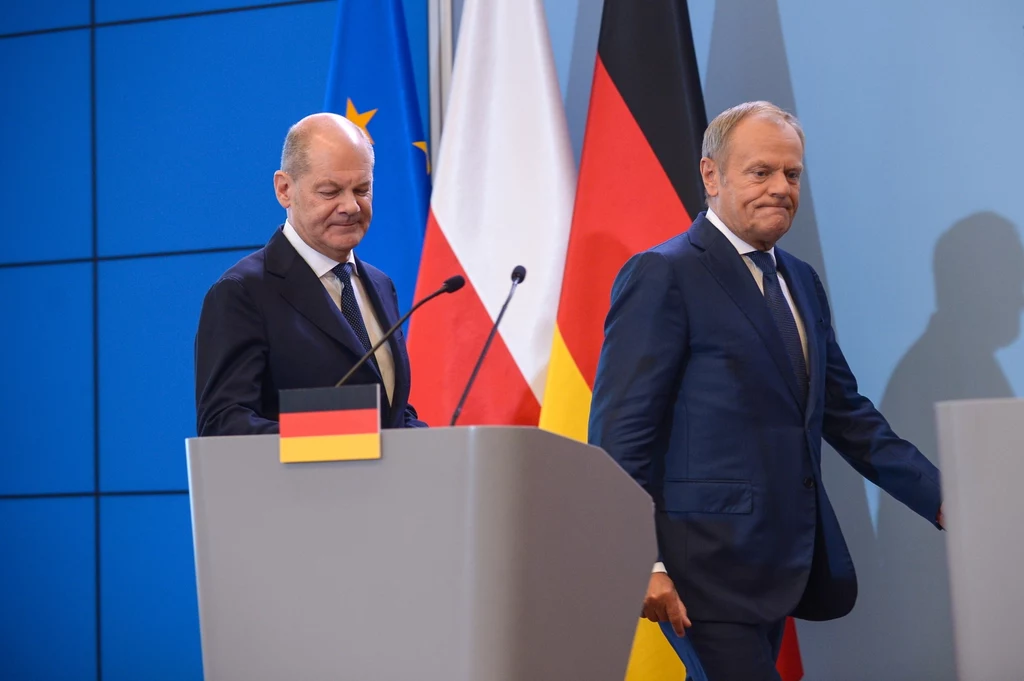 Kanclerz Olaf Scholz oraz Donald Tusk w trakcie wtorkowej konferencji prasowej w Warszawie