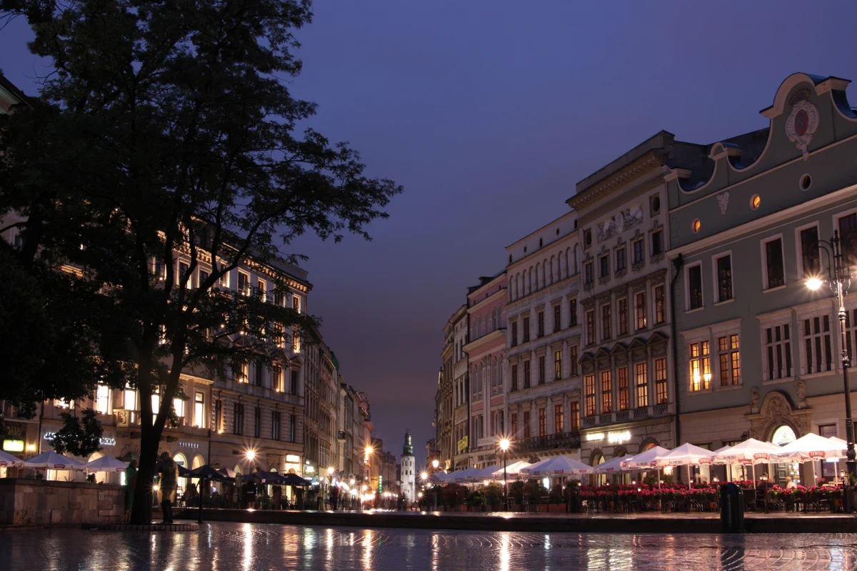 21 osób było zainteresowanych stanowiskiem nocnego burmistrza w Krakowie. To urzędnik, który ma godzić interesy mieszkańców, przedsiębiorców i turystów. Do wczoraj można było zgłaszać kandydatury, jutro zaplanowano testy online.   