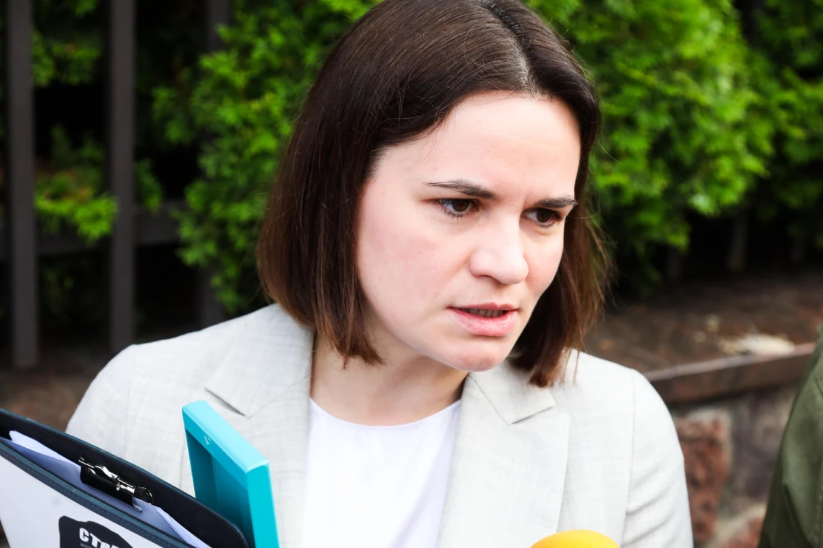 "Dzisiaj byliśmy świadkami pierwszych przypadków uwolnienia niektórych więźniów politycznych na Białorusi" - napisała w środę na platformie X liderka białoruskich sił demokratycznych Swiatłana Cichanouska. Centrum Obrony Praw Człowieka Wiasna poinformowało, że uwolniony został Ryhor Kastusiou, były lider opozycyjnego Białoruskiego Frontu Ludowego.