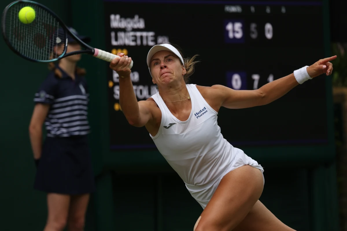 Magda Linette przegrała z ukraińską tenisistką Eliną Switoliną 5:7, 7:6 (11-9), 3:6 w pierwszej rundzie wielkoszlemowego Wimbledonu. Spotkanie trwało dwie godziny i 40 minut.
