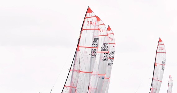 Dziś podczas 25. edycji Gdynia Sailing Days rozpoczęły się Mistrzostwa Europy w klasie 29er. Na wodach Zatoki Gdańskiej rywalizuje 138 załóg, w tym 18 polskich duetów. Medaliści wyłonieni zostaną w poniedziałek.
