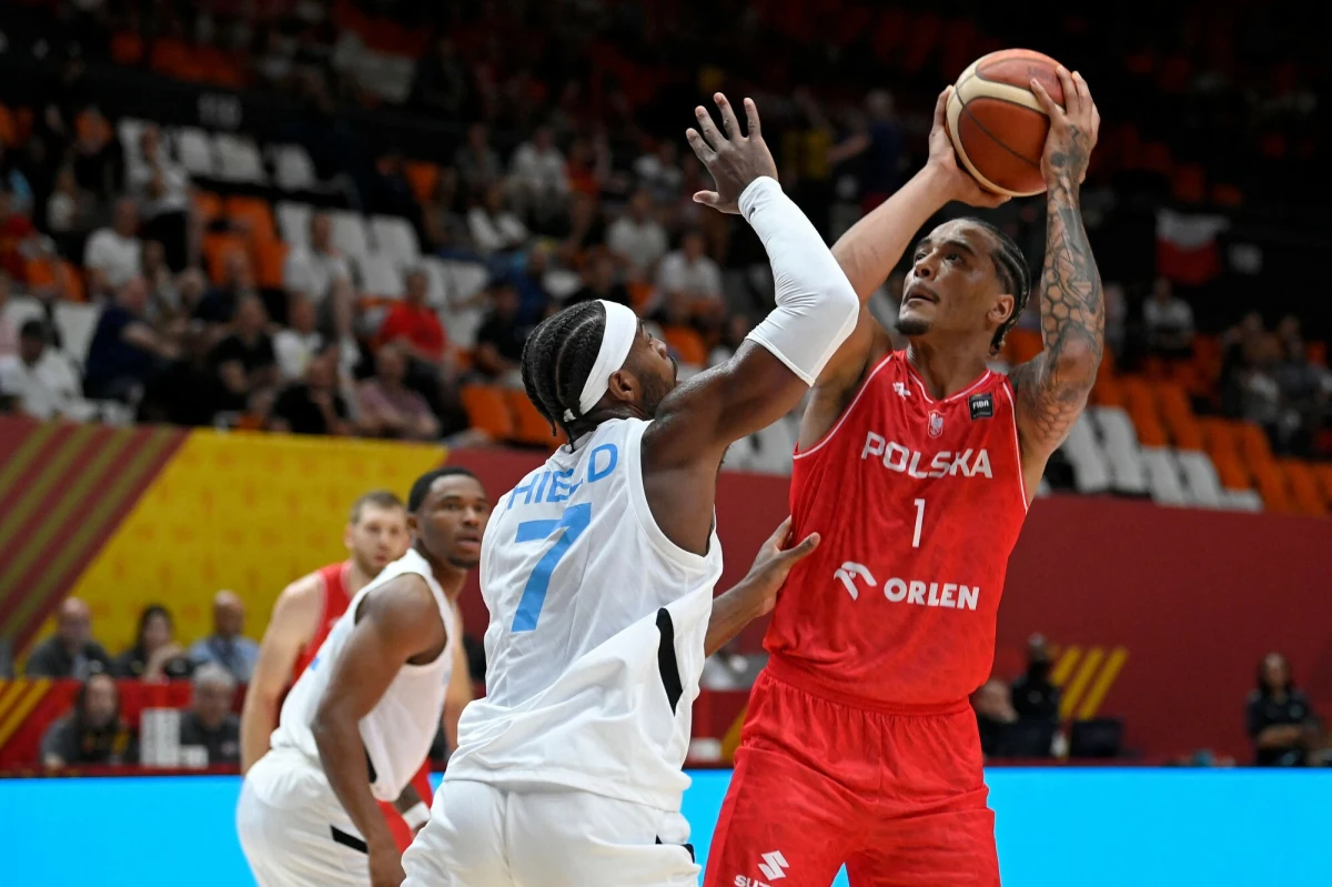 Reprezentacja Polski koszykarzy przegrała z drużyną Bahamów 81:90 (20:30, 18:20, 21:23, 22:17) w swoim pierwszym meczu grupy B olimpijskiego turnieju kwalifikacyjnego w Walencji. Bahamczycy wygrali po raz drugi i mają zapewniony awans do półfinału z pierwszego miejsca w grupie.