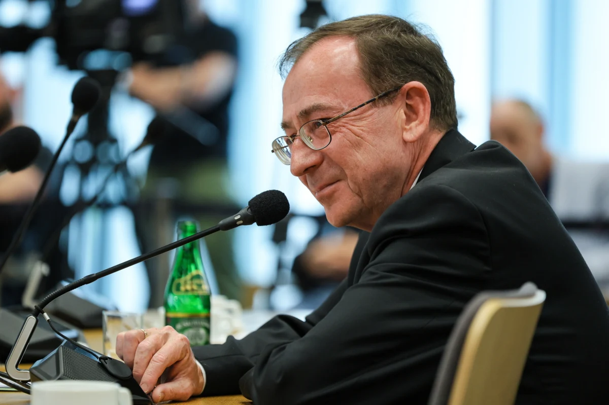 Izba Kontroli Nadzwyczajnej SN uchyliła postanowienie Izby Pracy SN dotyczące mandatu poselskiego Mariusza Kamińskiego uznając, że tamto orzeczenie "zostało wydane z rażącym naruszeniem prawa". O orzeczeniu Izby Kontroli Nadzwyczajnej poinformowano w komunikacie na stronie sądu.