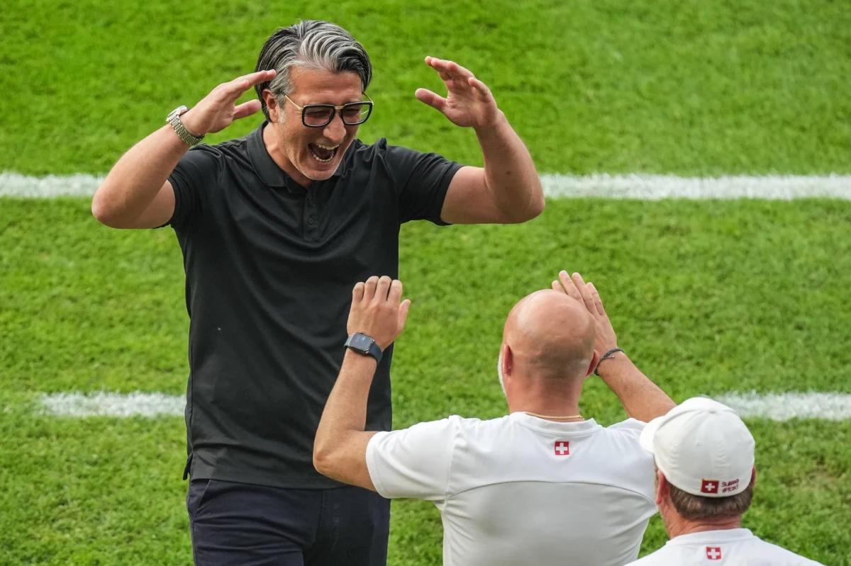 Selekcjoner piłkarskiej reprezentacji Szwajcarii Murat Yakin przyznał przed sobotnim ćwierćfinałem Euro 2024 z Anglią w Duesseldorfie, że w drużynie panuje bardzo dobry nastrój. "Potrafiliśmy grać z Niemcami i Włochami, więc dlaczego nie moglibyśmy pokonać Anglików?" - dodał.