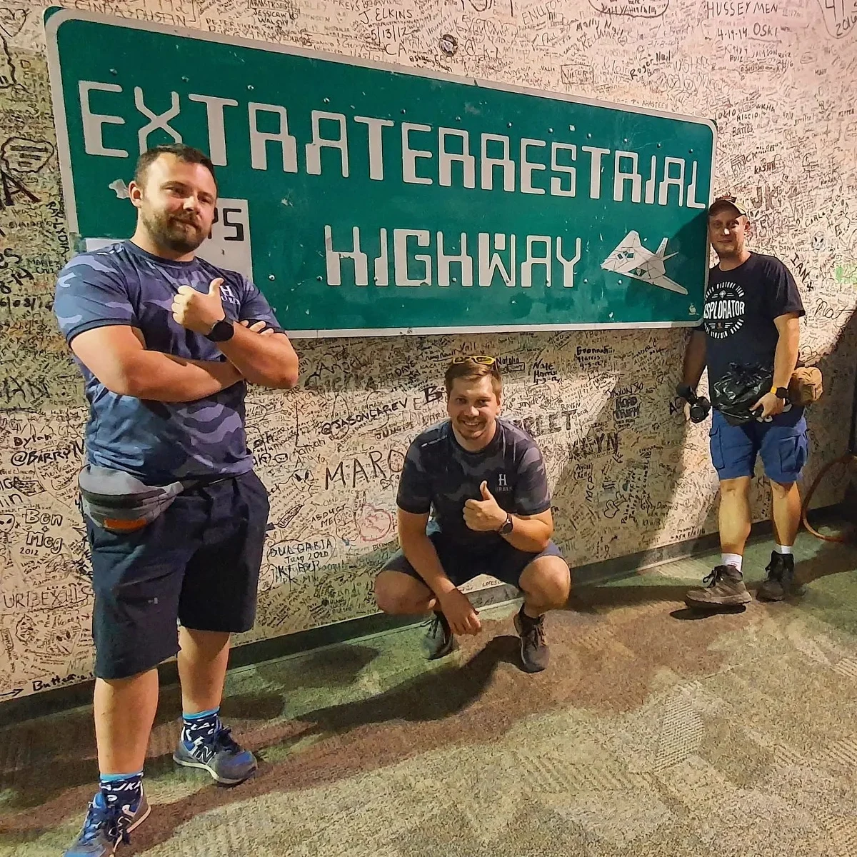 Strefa 51 w amerykańskim stanie Nevada jest od lat przedmiotem niezliczonych teorii spiskowych, głównie dotyczących UFO. Jak wielki jest to teren i co się na nim znajduje? Czy naprawdę jest tak pilnie strzeżony? W cyklu "Turystom Wstęp Wzbroniony" na te i inne pytania odpowiadali w Radiu RMF24 autorzy kanału Urbex History - Łukasz Dąbrowski, Konrad Niedziułka i Jakub Stankowski.