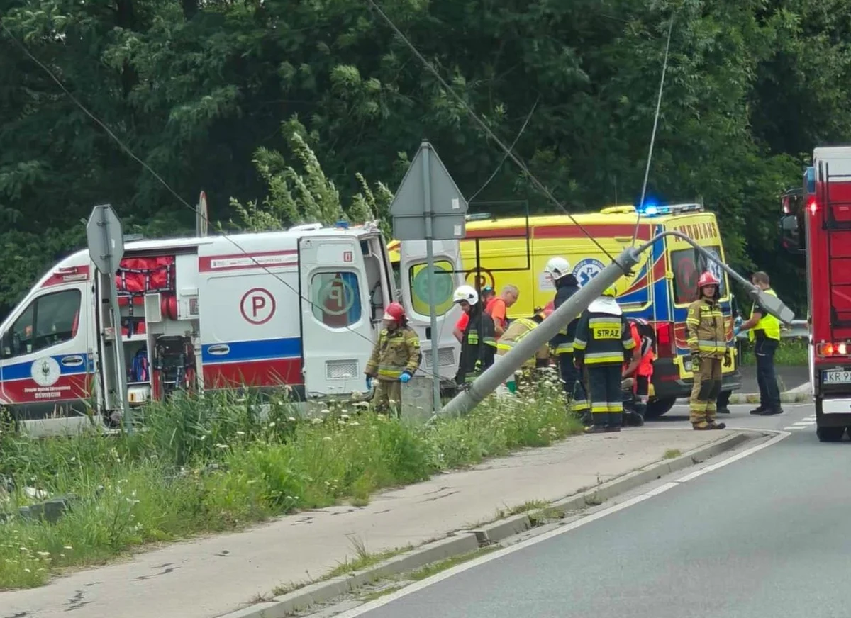 Dwie osoby ranne to bilans policyjnego pościgu koło Oświęcimia w Małopolsce. Kierowca samochodu osobowego nie zatrzymał się do kontroli i zaczął uciekać. Informację o tym zdarzeniu dostaliśmy na Gorącą Linię RMF FM. 
