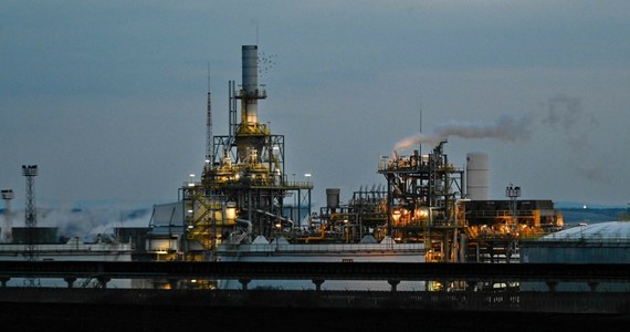 Źródła agencji Reuter donoszą, że główni rosyjscy producenci ropy naftowej Rosnieft i Łukoil znacznie ograniczą w lipcu eksport surowca z portu w Noworosyjsku nad Morzem Czarnym.