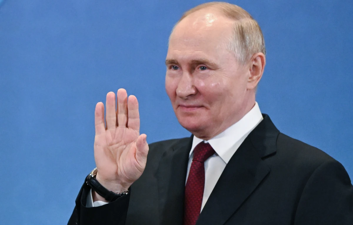 Władimir Putin może odtrąbić sukces - wreszcie znalazł sojuszników w walce z terroryzmem. Problem w tym, że ci sojusznicy to... także terroryści. Mowa o rządzących Afganistanem talibach, których prezydent Rosji nie mógł się dość nachwalić, a którzy w Rosji są uznawani za organizację terrorystyczną.