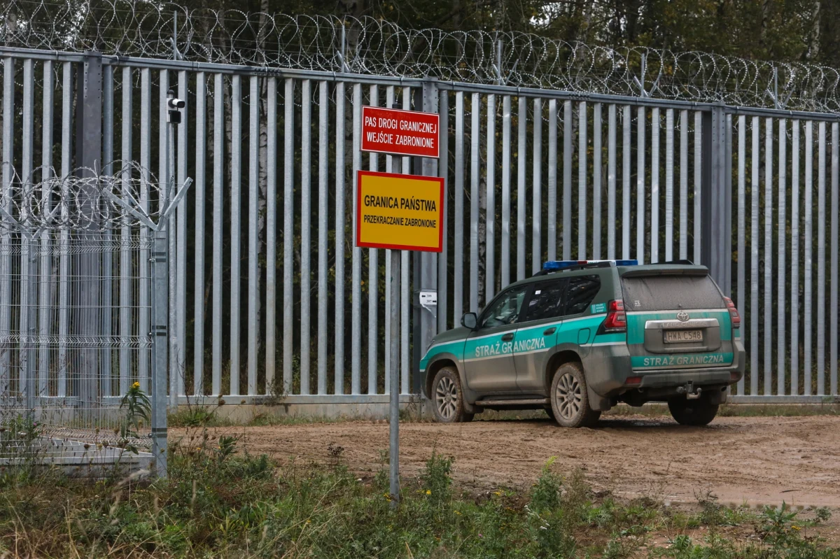Straż graniczna nie ma wątpliwości - strefa buforowa działa. Rzeczniczka podlaskiej SG mjr Katarzyna Zdanowicz poinformowała w piątek, podsumowując trzy tygodnie działania strefy buforowej, że liczba prób nielegalnego przekroczenia polsko-białoruskiej granicy spadła o połowę.