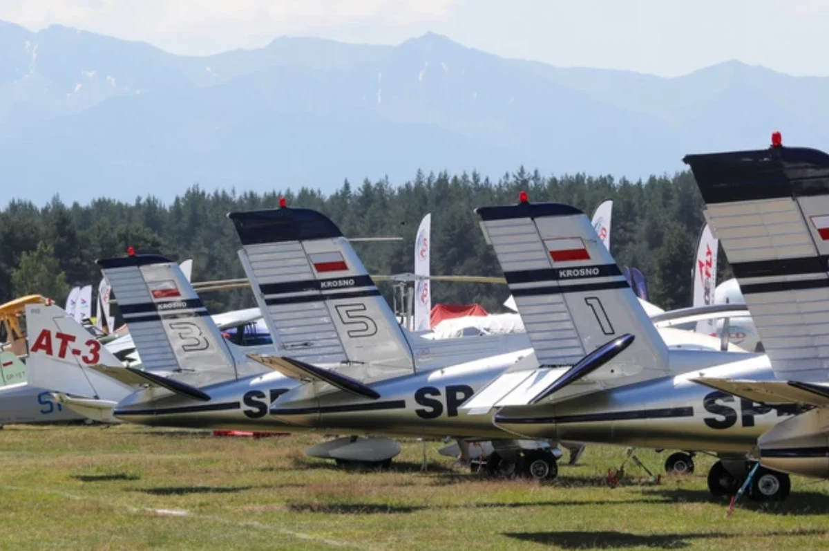 Orlen Grupa Akrobacyjna Żelazny, The Flying Bulls, FireBirds czy piloci PiperCub - to tylko niektórzy uczestnicy Pikniku Lotniczego w Nowym Targu. Na tym małopolskim lotnisku zobaczymy najlepszych pilotów świata. 