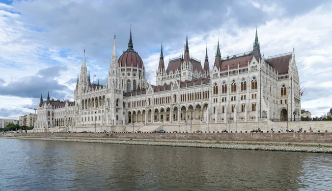 Węgry przejmują prezydencję w Radzie UE. Spór o flagę 
