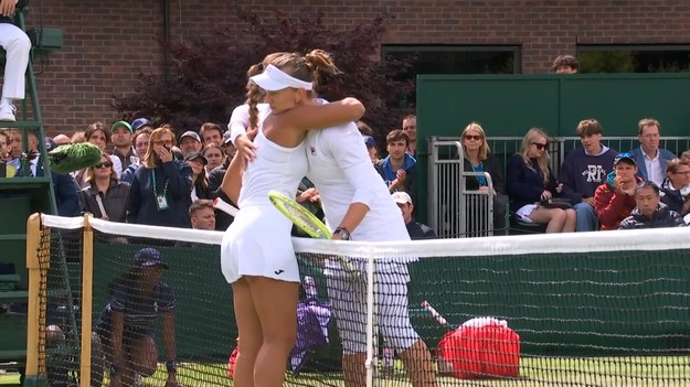 Skrót meczu Barbora Krejcikova - Jessica Bouzas Maneiro.

Transmisje z Wimbledonu można oglądać na sportowych antenach Polsatu oraz w Polsat Box Go