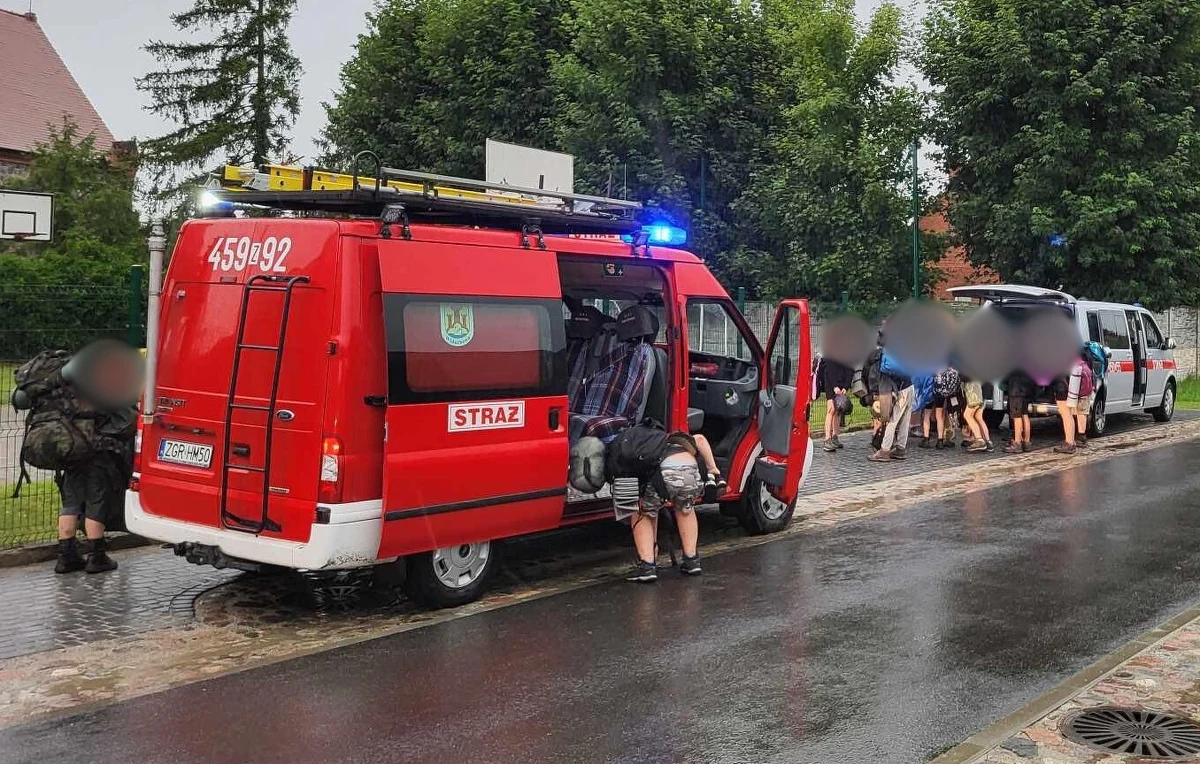 Ewakuowano obóz harcerski w Kiełbicach w Zachodniopomorskiem. Powodem ewakuacji było wydane przez IMGW ostrzeżenie drugiego stopnia przed burzami.