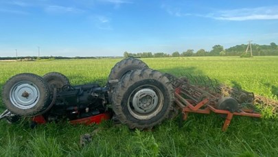 Makabryczny wypadek w Pomorskiem. Ciągnik przygniótł mężczyznę 