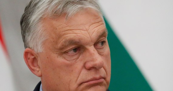 Premier Węgier Viktor Orban przyleciał w poniedziałek do Pekinu, gdzie ma przeprowadzić rozmowy z prezydentem Chin Xi Jinpingiem - poinformowała agencja Reutera, powołując się na wypowiedź sekretarza prasowego węgierskiego premiera Bertalana Havasiego dla agencji MTI.