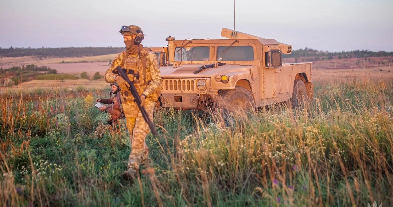 Samodzielna, Brygada, Piechoty, Morskiej, Ukrainy, opublikowała, sieci, zdjęcia, przedstawiające, opancerzony, Humvee, wyposażon Ukraina chwali się bojową wersją Humvee. Mocno... wybuchową