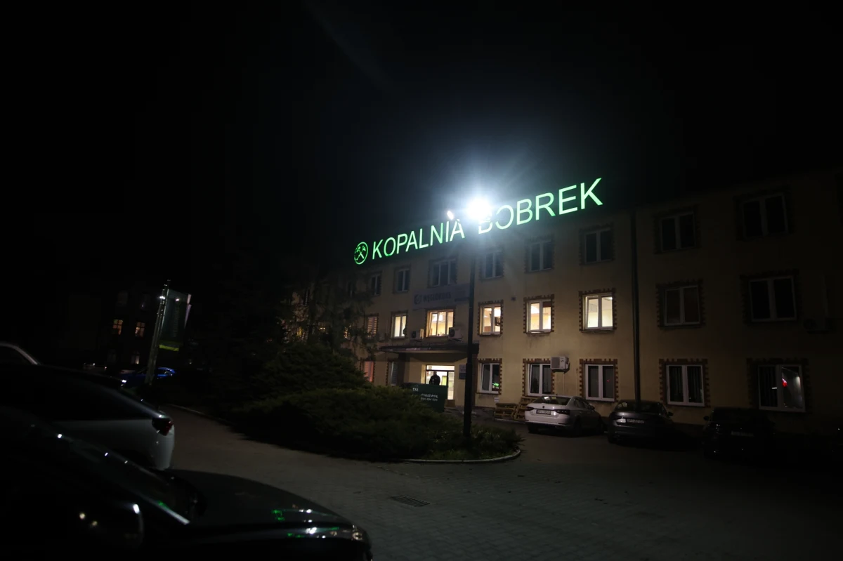 Górnicy z kopalni Bobrek-Piekary w Bytomiu, która ma być zlikwidowana, nie stracą pracy. To zapewnienia Ministerstwa Przemysłu. Szefowa resortu rozmawiała o tym z przedstawicielami związków zawodowych działających w tej kopalni.