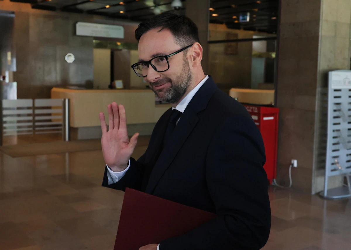 Były prezes Orlenu ma we wtorek składać zeznania przed sejmową komisją śledczą badającą nieprawidłowości przy wydawaniu wiz. Wcześniej Daniel Obajtek aż trzykrotnie nie stawiał się na wezwania komisji. To, że zrobi to we wtorek, nie jest jednak żadnym zaskoczeniem ani nie wywoła przełomu w ustaleniach komisji.