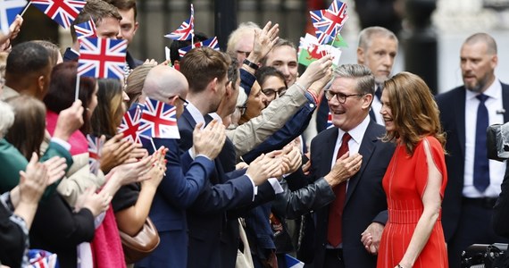 Nowy rząd, ale czy także nowe relacje z Unią Europejską? To pytanie, jakie pada po wygranych przez Partię Pracy wyborach w Wielkiej Brytanii. Laburzyści pokonali rządzących od 14 lat konserwatystów. Uzyskali olbrzymią większość mandatów poselskich w Izbie Gmin i mogą rządzić samodzielnie.