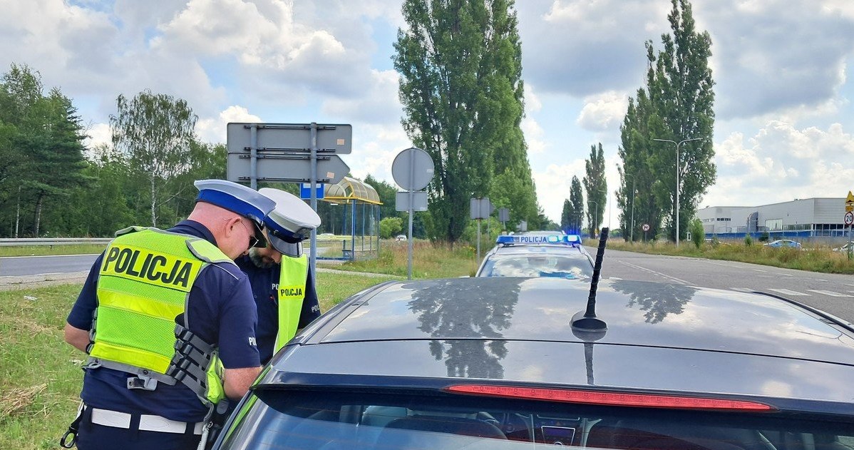 Ruchome, Stanowisko, Dowodzenia, czyli, specjalistyczny, pojazd, rejestrujący, wykroczenia, wspomagał, czwartek, pracę, policjan Policjanci rozstawili RSD i posypały się mandaty. Kierowcy nie mieli szans