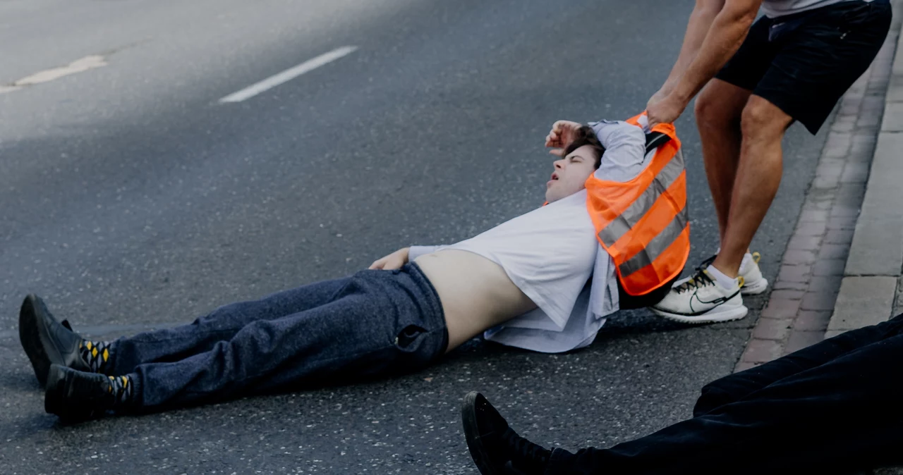  Kierowcy zaatakowali polskich aktywistów klimatycznych. Policja odpowiada