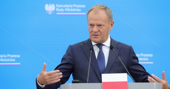 Premier Węgier Viktor Orban nie ma prawa niczego robić w imieniu Europy i Ukrainy, co nie jest z nimi ustalone - podkreślił premier Donald Tusk, komentując po poniedziałkowym spotkaniu z prezydentem Ukrainy Wołodymyrem Zełenskim, niedawną wizytę szefa węgierskiego rządu w Moskwie. Dzisiaj Orban zjawił się z trzymaną w tajemnicy wizytą w Chinach.