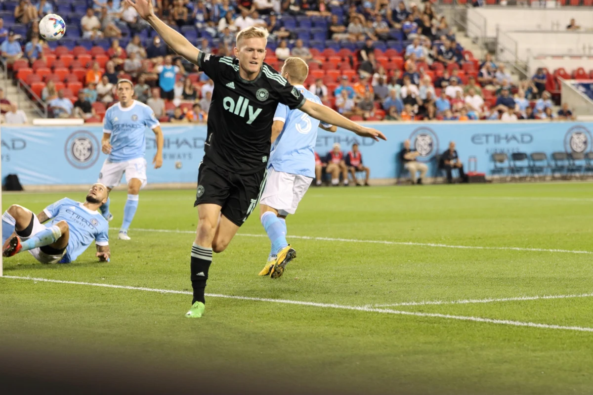 ​Karol Świderski po wypożyczeniu do włoskiego Hellasu Werona wrócił do występującego w amerykańskiej MLS Charlotte FC - poinformował klub z USA.