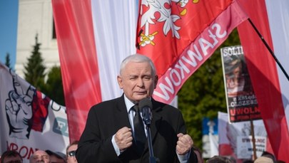 Protest przed Sejmem. Kaczyński: Dziesiątki tysięcy ludzi do osłony wyborów