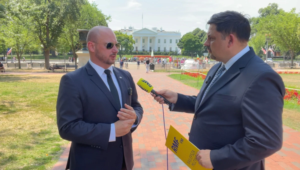 "Nie możemy dopuścić do tego, że rakieta Federacji Rosyjskiej po raz piąty naruszy polską przestrzeń powietrzną" - stwierdził w rozmowie z amerykańskim korespondentem RMF FM Pawłem Żuchowskim szef Biura Bezpieczeństwa Narodowego Jacek Siewiera. Potwierdził, że prowadzone są rozmowy o tym, by Polska z siłami sojuszniczymi mogła w przyszłości strącać nad Ukrainą pociski, które lecą w stronę terytorium NATO. Ta sprawa może być omawiana na szczycie NATO w Waszyngtonie. 