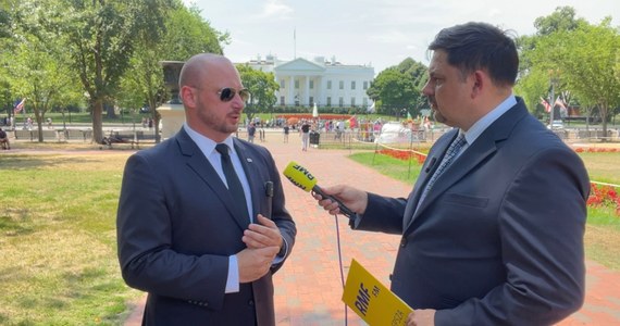 "Nie możemy dopuścić do tego, że rakieta Federacji Rosyjskiej po raz piąty naruszy polską przestrzeń powietrzną" - stwierdził w rozmowie z amerykańskim korespondentem RMF FM Pawłem Żuchowskim szef Biura Bezpieczeństwa Narodowego Jacek Siewiera. Potwierdził, że prowadzone są rozmowy o tym, by Polska z siłami sojuszniczymi mogła w przyszłości strącać nad Ukrainą pociski, które lecą w stronę terytorium NATO. Ta sprawa może być omawiana na szczycie NATO w Waszyngtonie. 