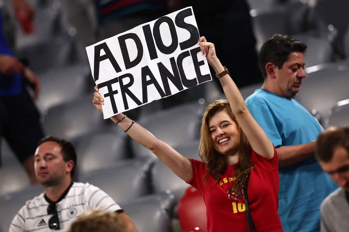 Euforia w Hiszpanii! Prowadzona przez trenera Luisa de la Fuente piłkarska reprezentacja tego kraju zasłużenie pokonała we wtorkowym półfinale Euro 2024 Francję 2:1 - twierdzą hiszpańskie media, nazywając ekipę La Roja "niezniszczalną".