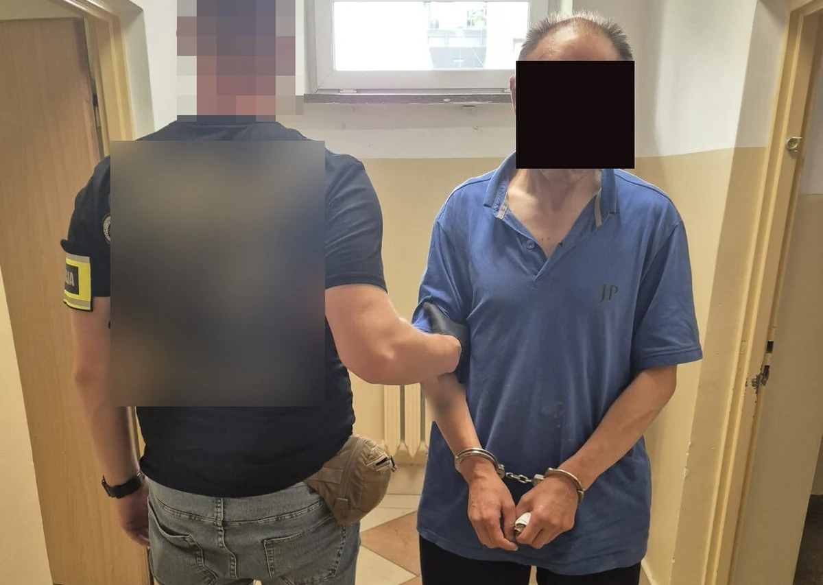 54-letni recydywista, który jednego dnia zaatakował trzy kobiety, zatrzymany przez policjantów z warszawskiego Bemowa. Mężczyzna decyzją sądu na trzy miesiące trafił do aresztu.