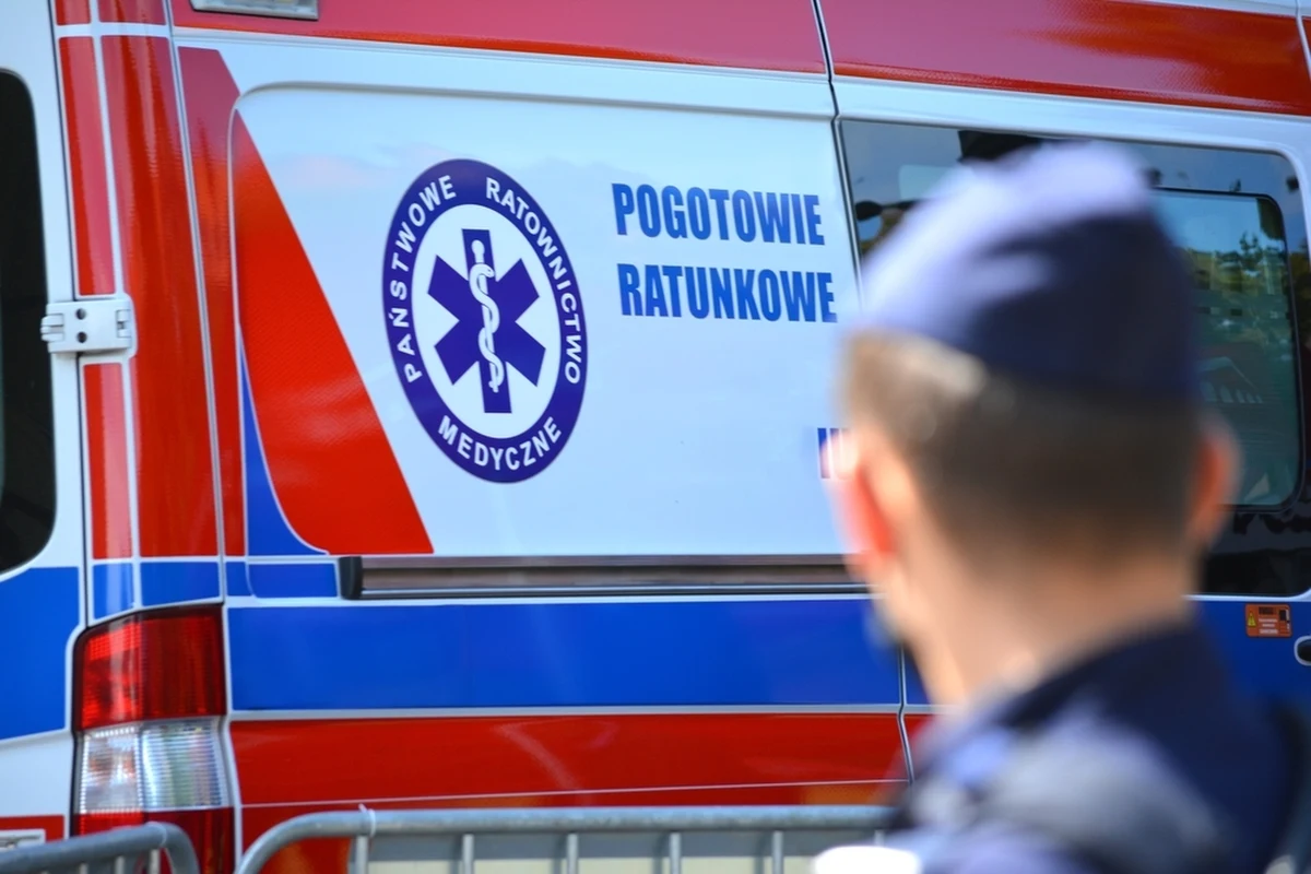 ​Tragiczne w skutkach zaprószenie ognia w poznańskim Domu Pomocy Społecznej. Paląc papierosa, 73-letni mężczyzna nieumyślnie podpalił poduszkę, na której siedział. Płomienie objęły też jego ubrania. Życia seniora nie udało się uratować.
