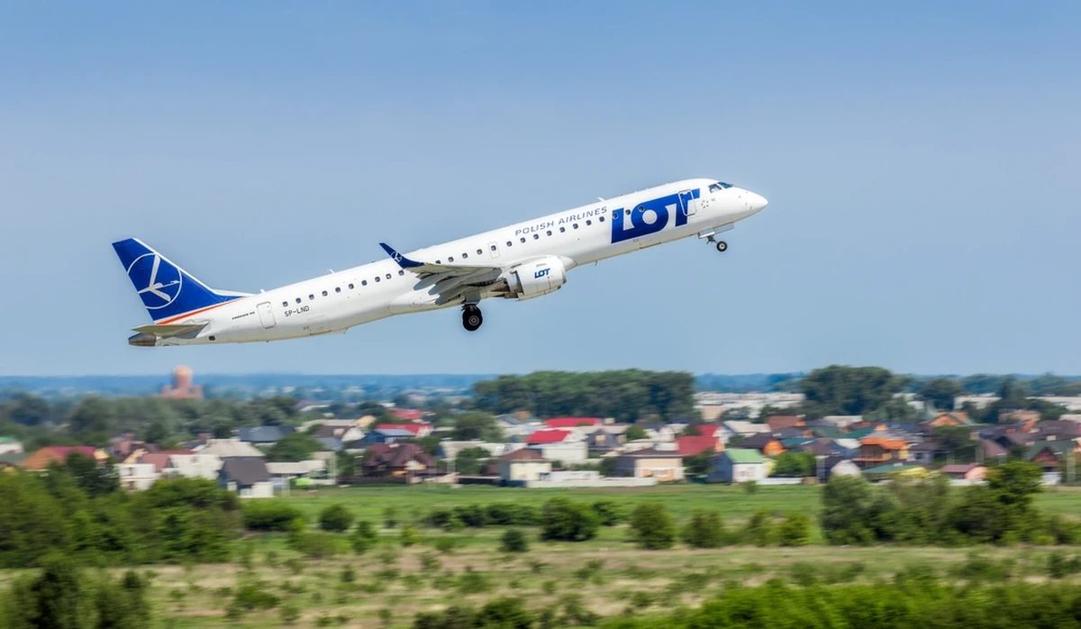 Polskie Linie Lotnicze LOT poinformowały w środę, że wracają połączenia między Warszawą a francuskim Lyonem. Spółka wskazała, że loty będą realizowane od 30 września, sześć razy w tygodniu, za wyjątkiem sobót.