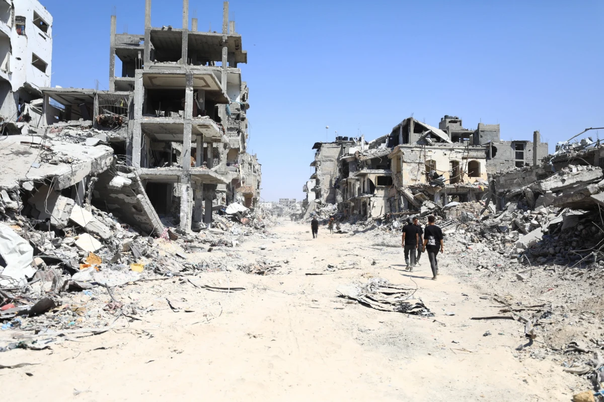 Armia izraelska nakazała w środę wszystkim mieszkańcom opuszczenie miasta Gazy i udanie się na południe strefy. Od kilku dni w Gazie ponownie toczą się ciężkie walki między Izraelczykami a Hamasem. Wojsko izraelskie zintensyfikowało też ataki w całej strefie Gazy. Zginęły w nich już dziesiątki osób.