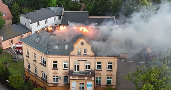 W środę doszło do poważnego pożaru przychodni w Białogardzie (Zachodniopomorskie). W akcji gaśniczej brało udział kilkudziesięciu strażaków. Nikt nie został poszkodowany.