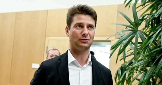 ​W środę w Brukseli ogłoszono utworzenie drugiego nowego skrajnie prawicowego ugrupowania w Parlamencie Europejskim, na którego czele stoi Alternatywa dla Niemiec (AfD). Nosi nazwę "Europa Narodów Suwerennych". Do grupy należy trzech z sześciorga europosłów polskiej Konfederacji.