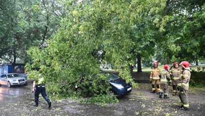 Burze i nawałnice nad Polską. Strażak porażony piorunem, ewakuowane obozy harcerskie 