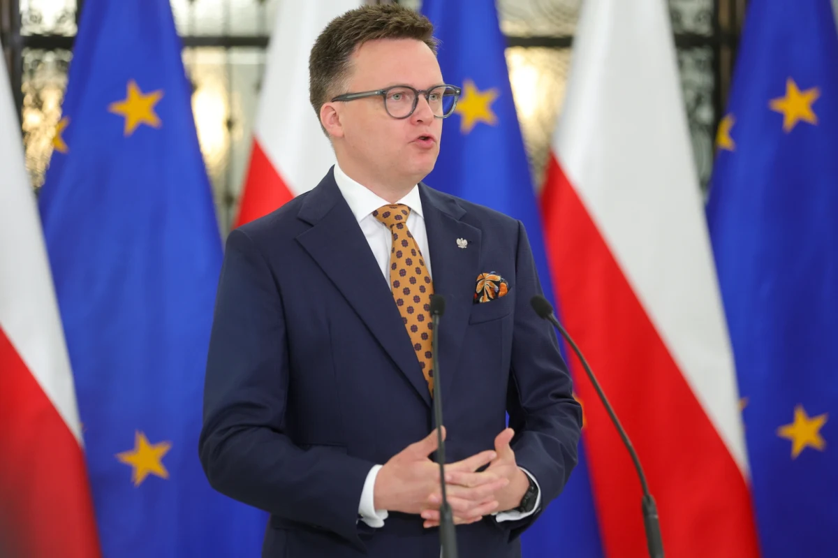 Marszałek Sejmu Szymon Hołownia poinformował, że jeszcze w czwartek złoży zawiadomienie do prokuratury o możliwości popełnienia przestępstwa przez sędzię TK Krystynę Pawłowicz, która - jak uzasadniał - nałożyła grzywnę na posła Pawła Śliza, mimo że jest on objęty immunitetem poselskim.
