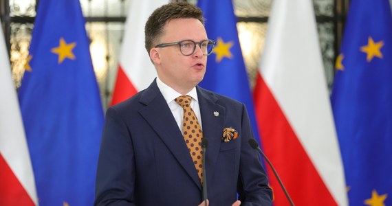 Marszałek Sejmu Szymon Hołownia poinformował, że jeszcze w czwartek złoży zawiadomienie do prokuratury o możliwości popełnienia przestępstwa przez sędzię TK Krystynę Pawłowicz, która - jak uzasadniał - nałożyła grzywnę na posła Pawła Śliza, mimo że jest on objęty immunitetem poselskim.