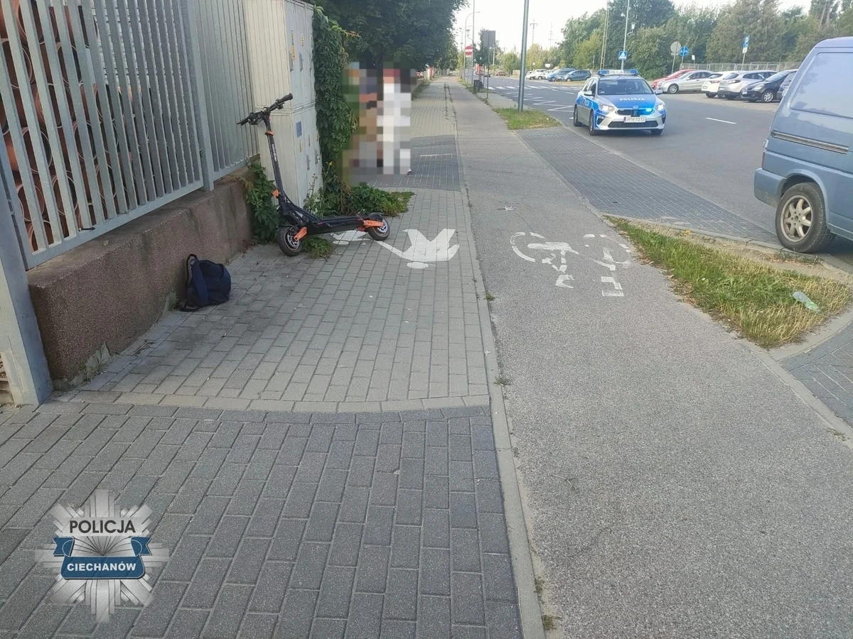 W Ciechanowie (Mazowieckie) nietrzeźwy 46-latek, który kierował elektryczną hulajnogą, uderzył w volkswagena busa. Za spowodowanie kolizji drogowej oraz jazdę po alkoholu dostał mandat w kwocie 3600 zł - podała policja.