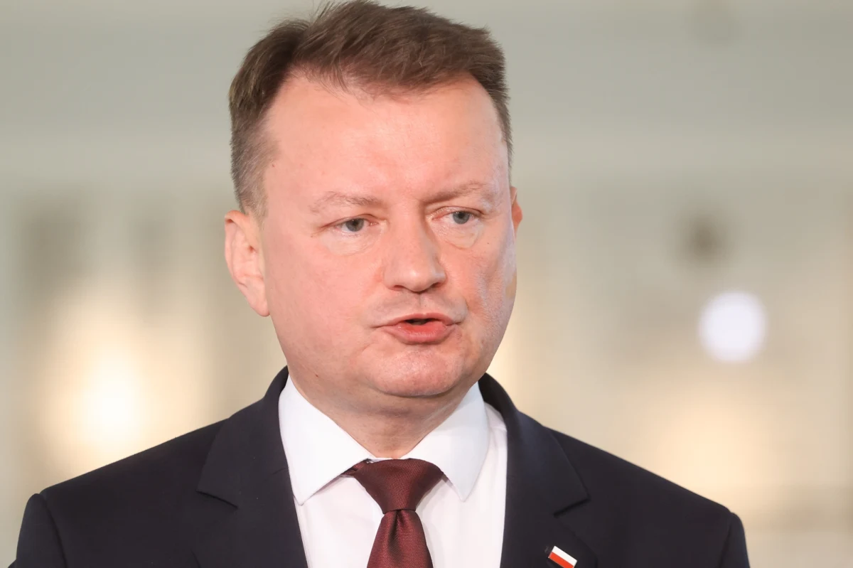 Sejmowa Komisja Regulaminowa, Spraw Poselskich i Immunitetowych opowiedziała się za wyrażeniem zgody na uchylenie immunitetu Mariuszowi Błaszczakowi. Z wnioskiem wystąpił pełnomocnik byłego Dowódcy Operacyjnego Rodzajów Sił Zbrojnych gen. Tomasza Piotrowskiego, który poczuł się publicznie pomówiony przez byłego ministra obrony narodowej.