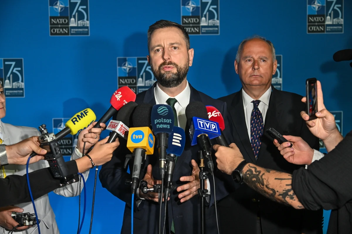 "Baza w Redzikowie zgłosiła zdolność operacyjną (…) staje się nie tylko systemem amerykańskim, ale systemem NATO-wskim" - mówił na szczycie NATO w Waszyngtonie wicepremier i minister obrony Władysław Kosiniak-Kamysz. "Deklaracja zawarta wczoraj na szczycie NATO to potwierdza, to jeden z sukcesów Polski w tej deklaracji” – dodał.