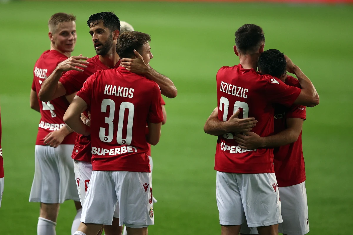 Piłkarze Wisły Kraków wygrali na własnym stadionie z kosowskim zespołem Llapi Podujevo w pierwszym meczu 1. rundy eliminacji Ligi Europy. Rewanż w Kosowie zostanie rozegrany 18 lipca.