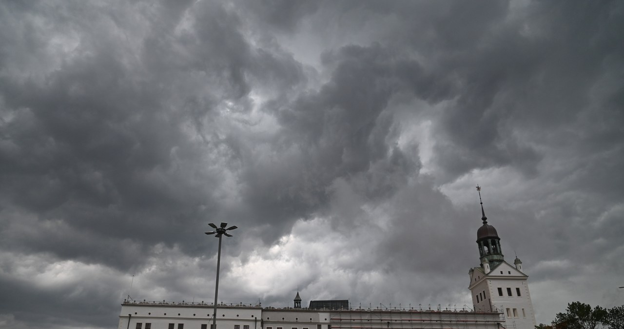  Alerty najwyższego stopnia. Burze w Polsce, zagrożone dwa regiony