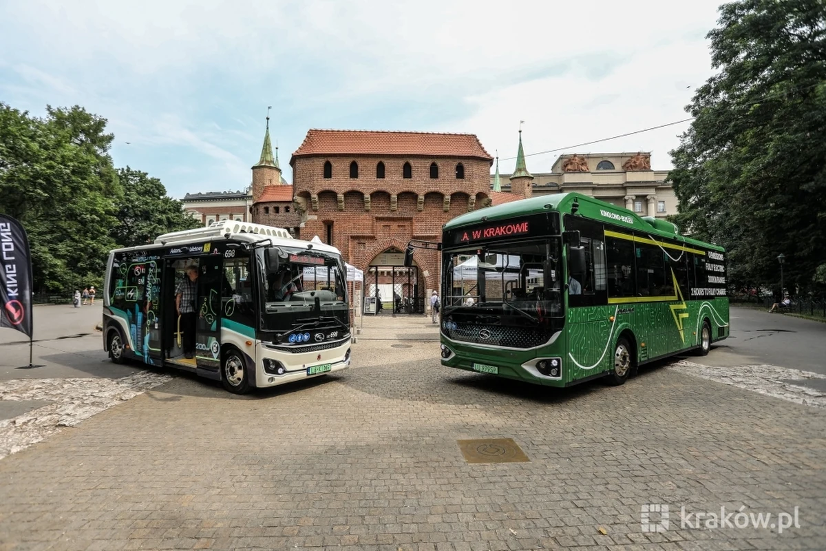 Przez dwa tygodnie – od 12 do 25 lipca, krakowskie MPK będzie testować miniautobus elektryczny marki King Long. To pierwsze testy tak małego autobusu zeroemisyjnego w Krakowie.