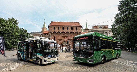 Przez dwa tygodnie – od 12 do 25 lipca, krakowskie MPK będzie testować miniautobus elektryczny marki King Long. To pierwsze testy tak małego autobusu zeroemisyjnego w Krakowie.